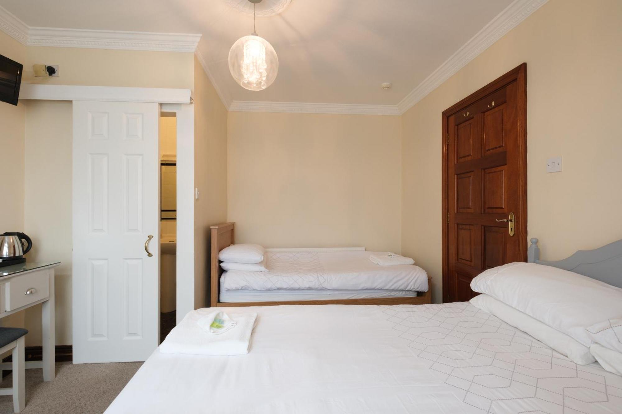 Four Seasons B&B Голуей Стая снимка